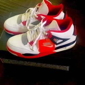 Jordan Retro 4 wht red blk